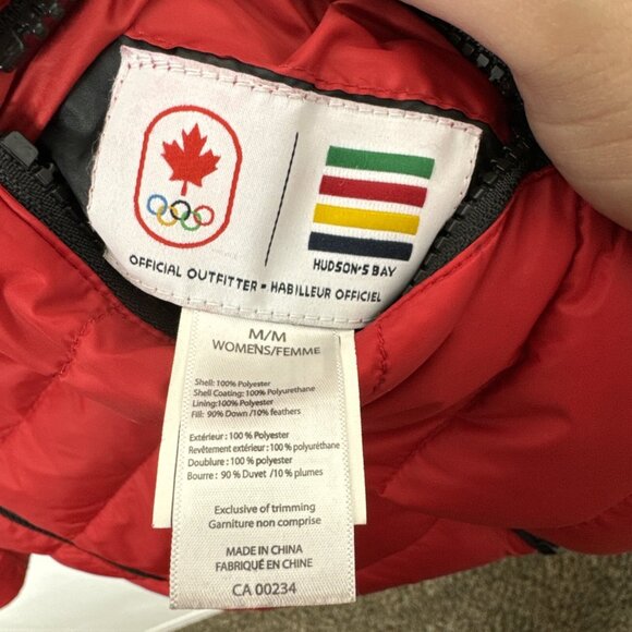 HBC Hudson’s Bay Woman M Down Puffer Reversable Team Cananda Olympic Jacket Red - Picture 5 of 10